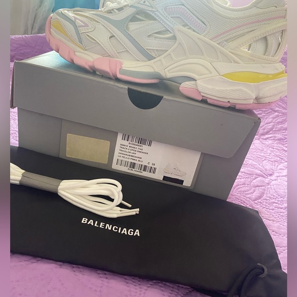 Size 39 Balenciaga trainers - Picture 3 of 5